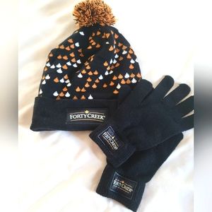 NWOT Forty Creek Canadian Whiskey Knit Toque and Gloves Set